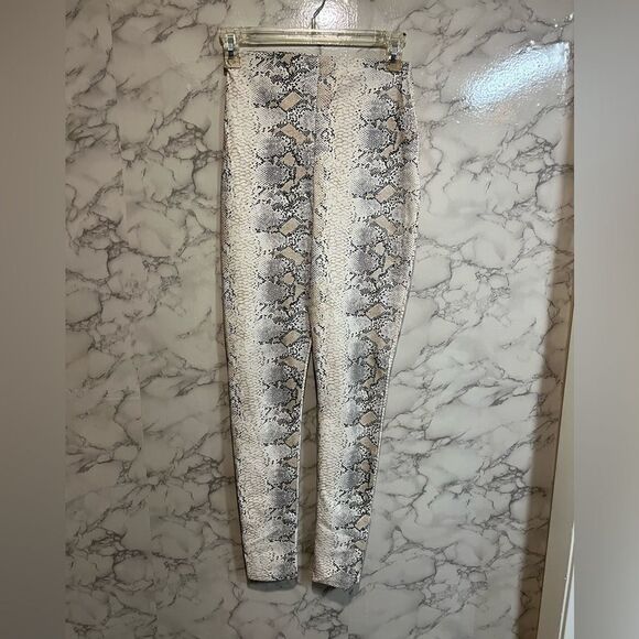 PRETTY LITTLE THING Faux Leather White Black Tan Snake Print Leggings Size 2 - Picture 1 of 5